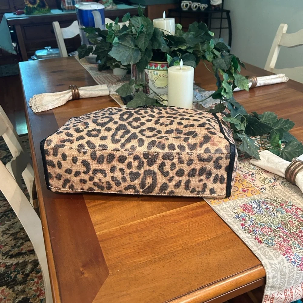 Lilly Pulitzer Leopard Print Satchel with Black Trim, New Without Tags - Picture 3 of 5